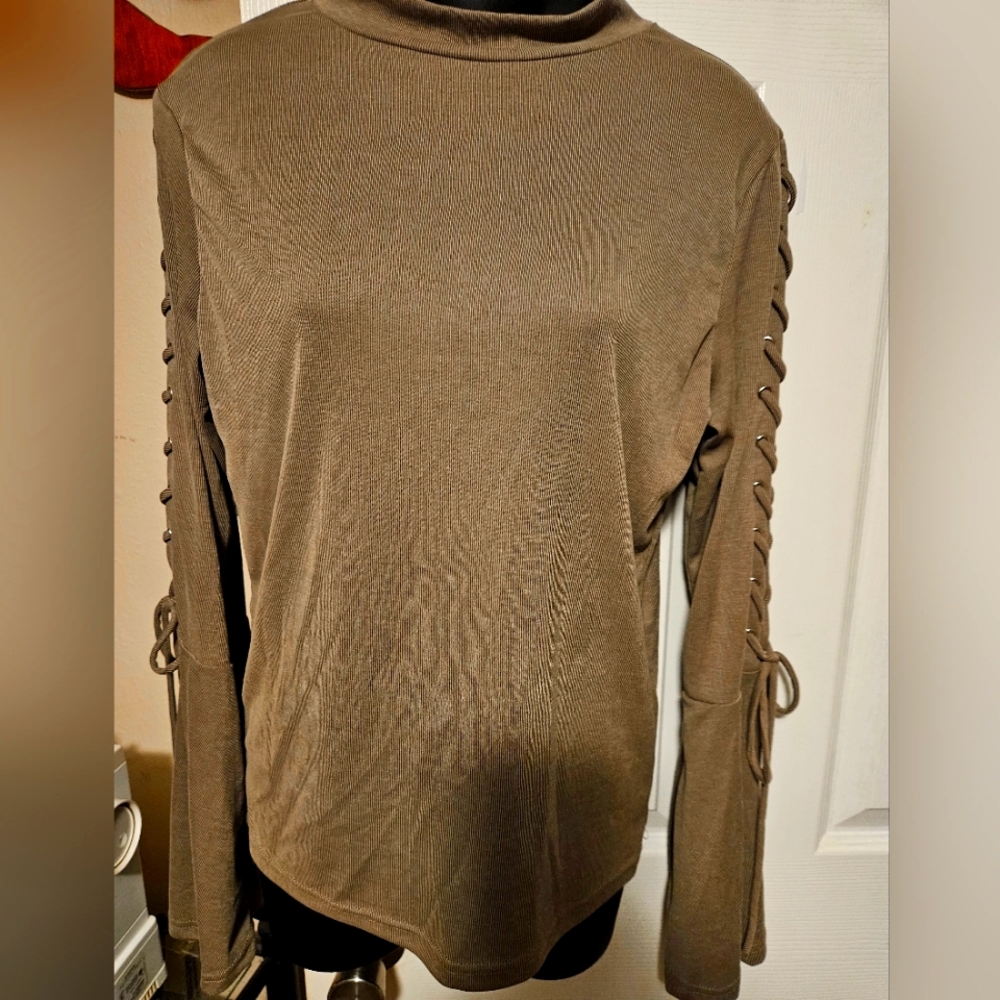 Willow and Root sexy arms size large